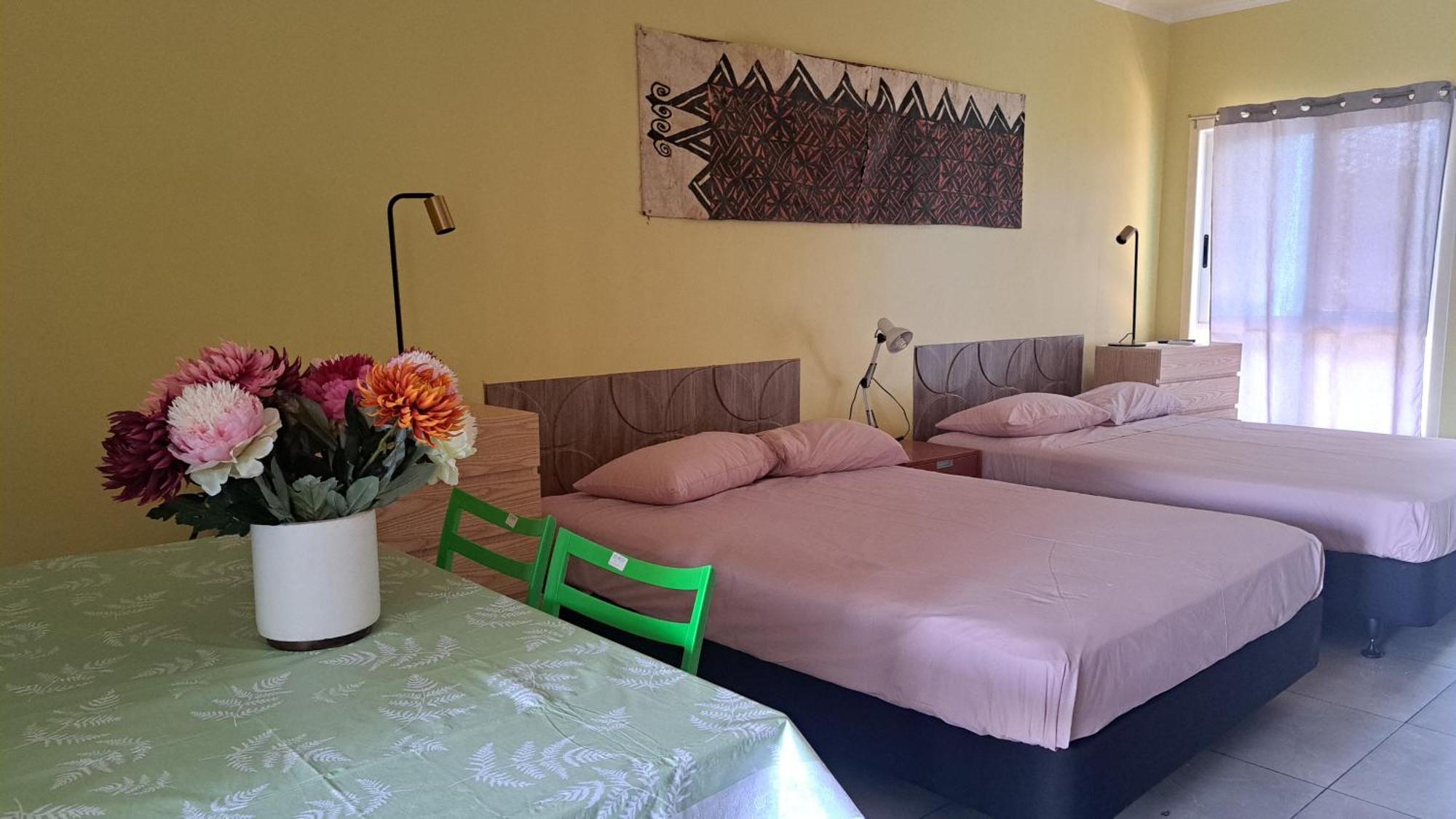 Alec'S Hotel Апіа Екстер'єр фото